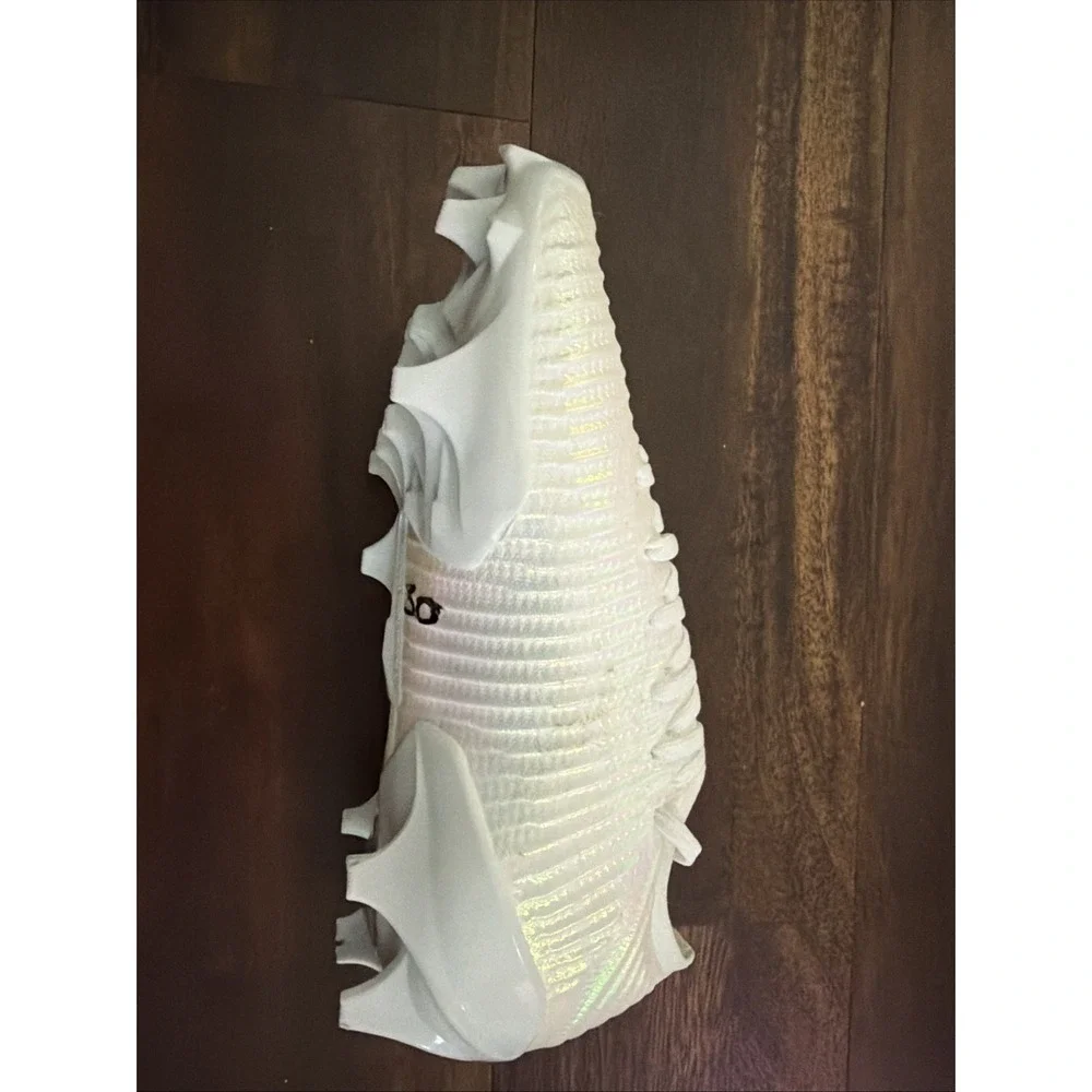 New Mens Under Armour Blur Pro Football Cleats Size 8 White Iridescent